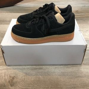 Size 6.5 Nike Air Force 1 07’ se black suede